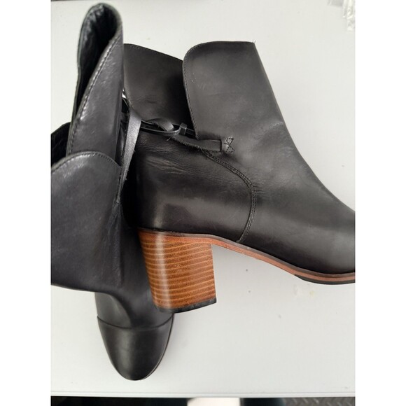 Wolverine 1000 Mile Rockford Chelsea Booties 11B Black Leather Womens Block Heel - Picture 8 of 8